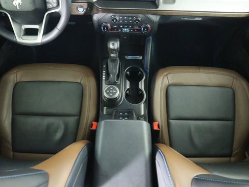 Used 2022 Ford Bronco Outer Banks image 17