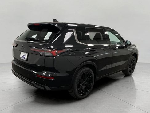 New 2026 Mitsubishi Outlander LE AWD/4WD image 3