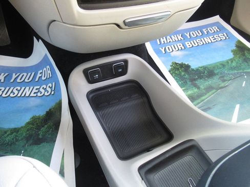 Used 2017 Chrysler Pacifica Touring-L image 26