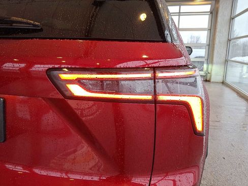 Certified 2025 Chevrolet Equinox ACTIV w/ Safety and Technology Package image 10