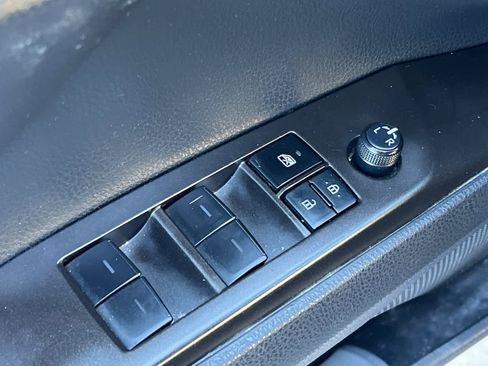 Used 2023 Toyota Camry SE image 14