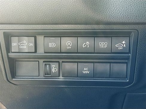 Used 2023 Toyota Tundra Limited w/ Power Package image 11