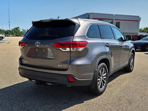 Used 2019 Toyota Highlander XLE AWD/4WD image 6