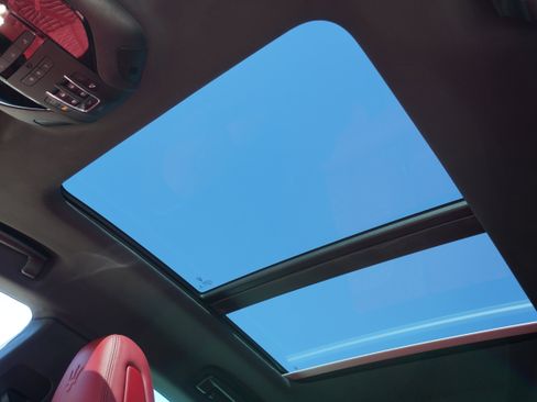 Used 2021 Maserati Levante GranSport image 21