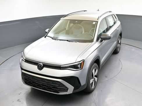 Used 2025 Volkswagen Taos S AWD/4WD image 44