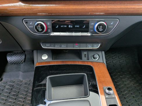 Certified 2023 Audi Q5 2.0T Premium w/ Convenience Package AWD/4WD image 26