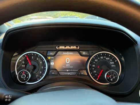 New 2026 RAM 1500 Express AWD/4WD image 17