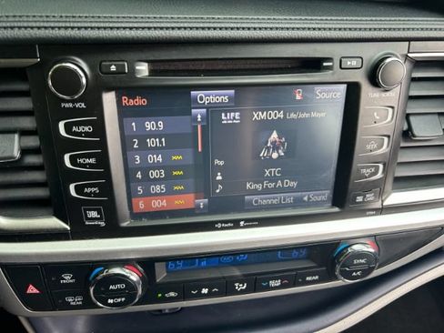 Used 2015 Toyota Highlander Limited Platinum AWD/4WD image 11