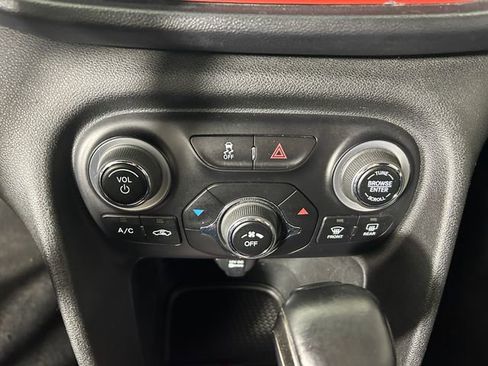 Used 2016 Dodge Dart SXT w/ Rallye Appearance Group image 23