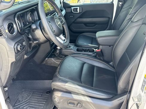 Used 2024 Jeep Wrangler Sahara w/ Technology Group image 9
