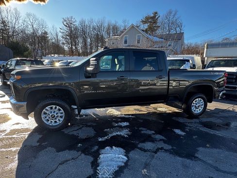 Used 2023 Chevrolet Silverado 2500 LT image 3