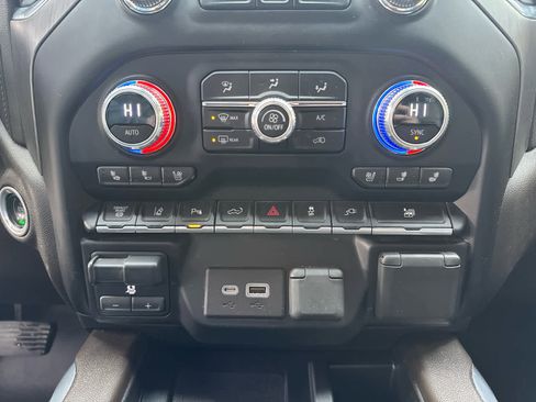 Used 2023 GMC Sierra 3500 Denali w/ Technology Package image 20