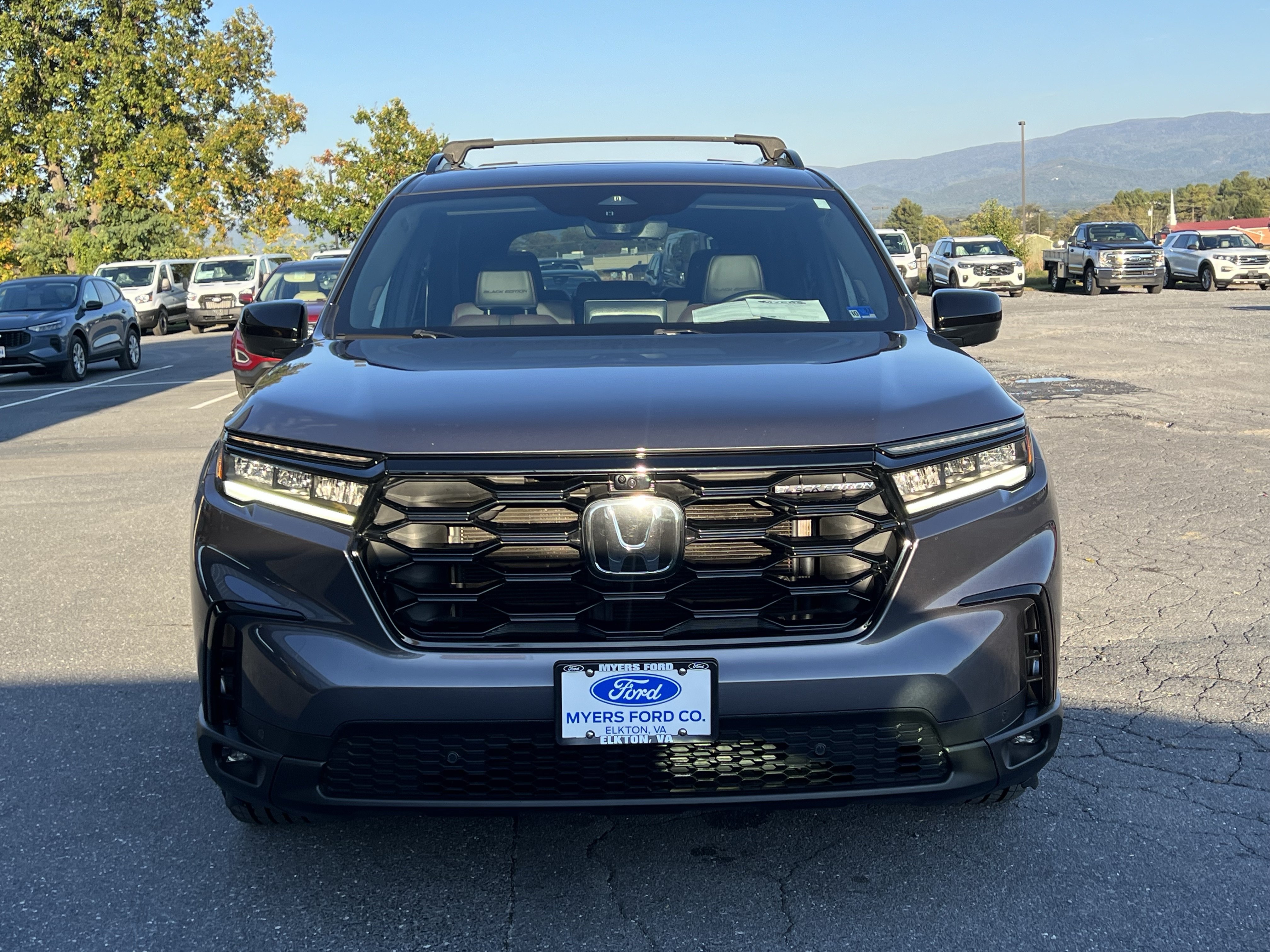Used 2025 Honda Pilot Black Edition image 4