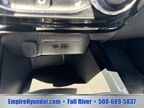 Used 2025 Chevrolet Trax LT w/ Driver Confidence Package FWD image 31