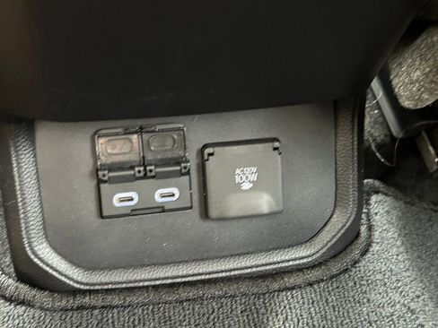 Used 2026 Toyota Highlander Limited image 25