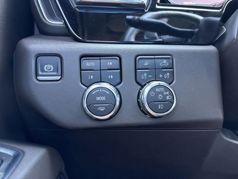 Used 2024 GMC Sierra 1500 SLT w/ SLT Premium Plus Package AWD/4WD image 28