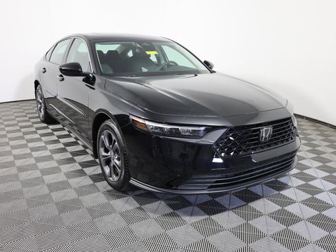 Used 2023 Honda Accord EX image 3
