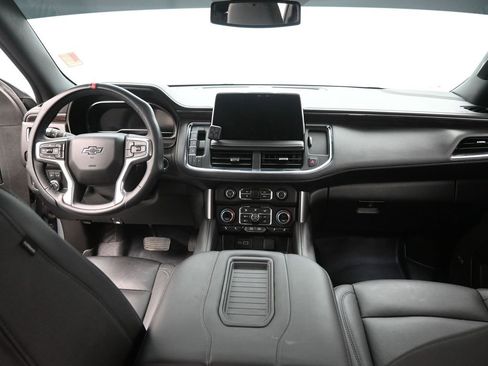 Used 2024 Chevrolet Suburban Z71 w/ Luxury Package image 12