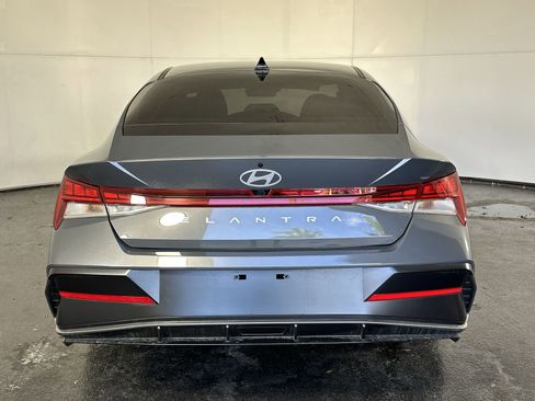 Used 2025 Hyundai Elantra SEL FWD image 7