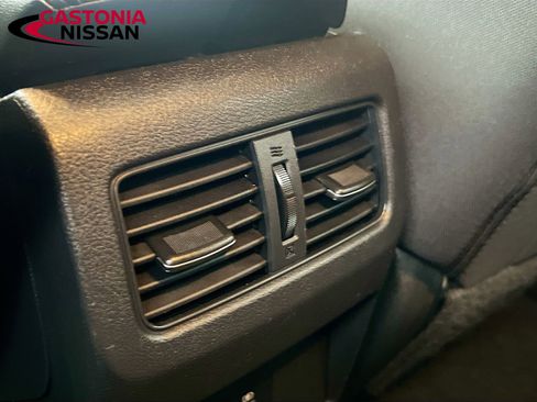 Used 2023 Nissan Rogue SL w/ SL Premium Package image 33