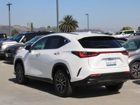 Certified 2025 Lexus NX 250 FWD w/ Premium Package image 19