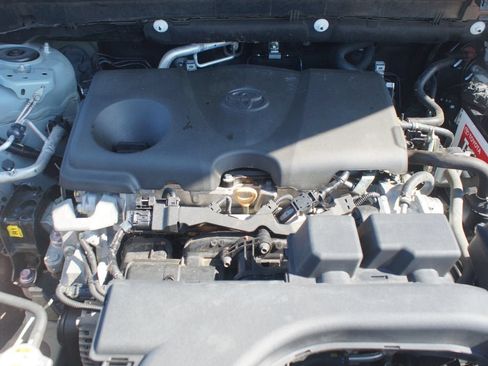 Used 2022 Toyota RAV4 XLE FWD image 27