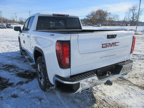 New 2026 GMC Sierra 1500 SLT image 9