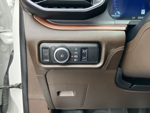 Used 2024 Ford Explorer King Ranch w/ Technology Package AWD/4WD image 19