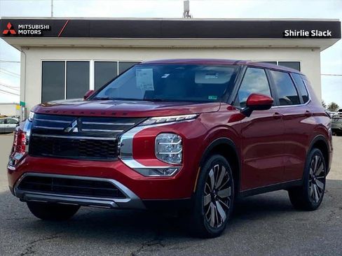 New 2025 Mitsubishi Outlander SE image 1