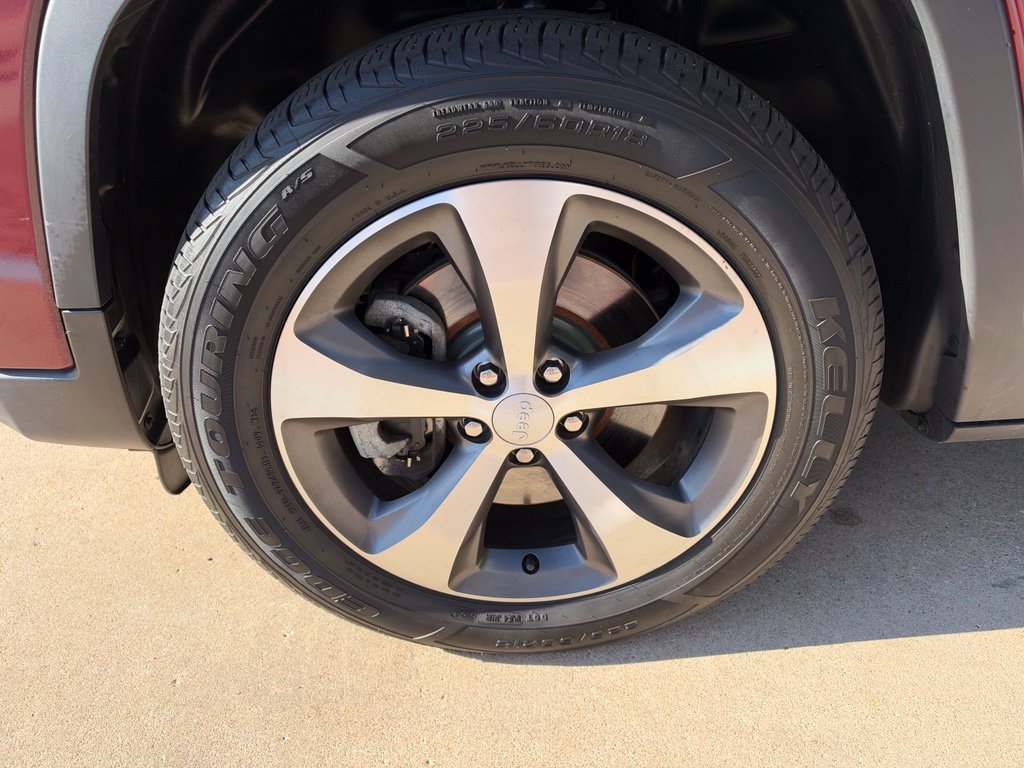 Used 2021 Jeep Cherokee Limited AWD/4WD image 10