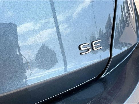 Used 2024 Volkswagen Jetta SE FWD image 23