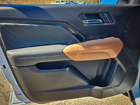 New 2026 GMC Canyon AT4 w/ Technology Plus Package AWD/4WD image 11