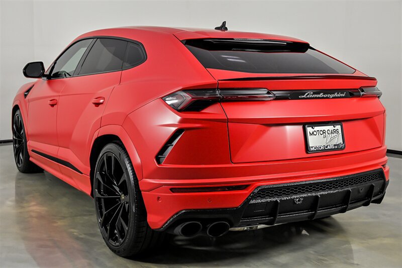Used 2021 Lamborghini Urus AWD/4WD image 8
