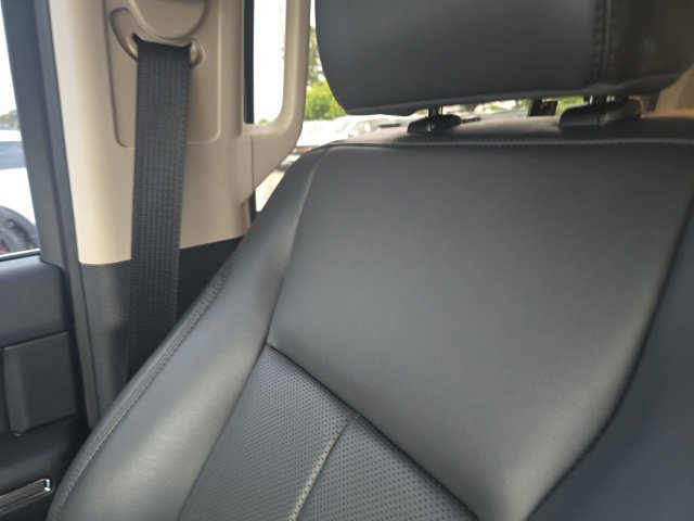 Used 2024 Ford Expedition XLT RWD image 17