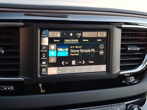 Used 2023 Chrysler Voyager LX image 17