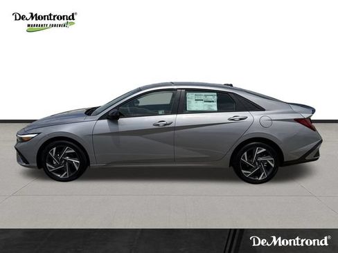 New 2025 Hyundai Elantra SEL FWD image 8