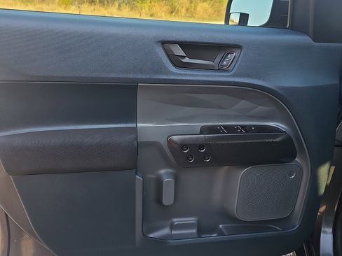 Used 2025 Ford Maverick XL w/ Equipment Group 102A image 20