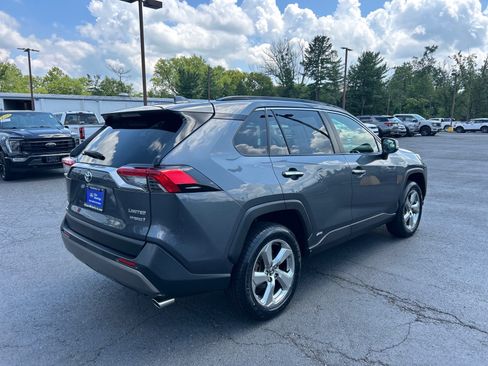 Used 2019 Toyota RAV4 Limited w/ Carpet Mat Package AWD/4WD image 16