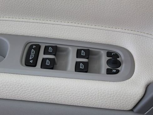 Used 2007 Volvo C70 T5 FWD image 17
