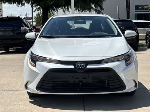 Used 2025 Toyota Corolla LE FWD image 8