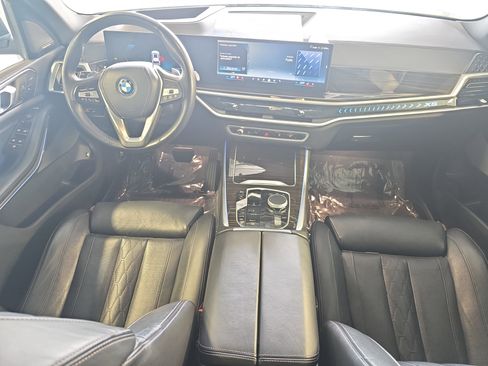 Used 2025 BMW X5 xDrive50e AWD/4WD image 9