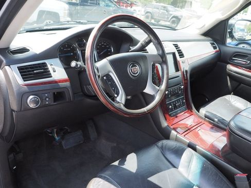 Used 2008 Cadillac Escalade AWD image 10