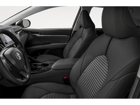 Used 2023 Toyota Camry SE image 6