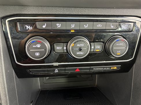 Used 2023 Volkswagen Atlas SE w/ Panoramic Sunroof Package FWD image 21