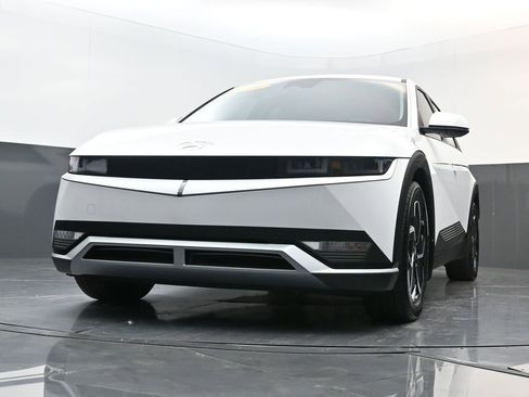 Certified 2024 Hyundai Ioniq 5 SEL image 26