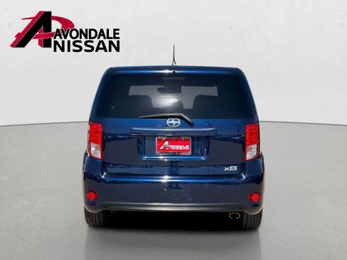 Used 2013 Scion xB FWD image 4