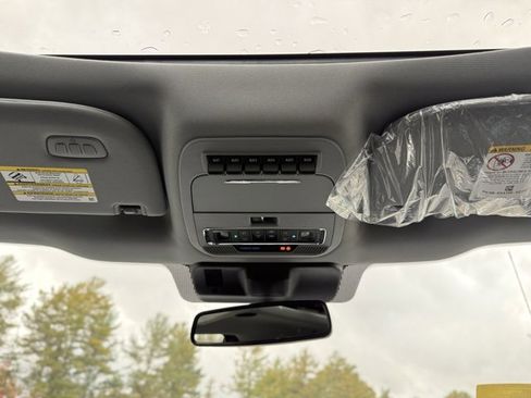 New 2026 Ford F250 Lariat w/ Black Appearance Package image 20