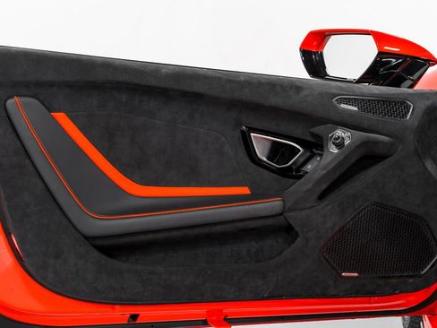 Used 2023 Lamborghini Huracan Tecnica RWD image 9