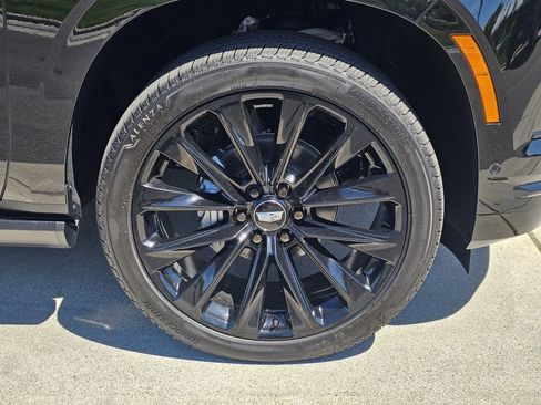 New 2026 Cadillac Escalade Platinum Sport w/ LPO, ONYX Package AWD/4WD image 9