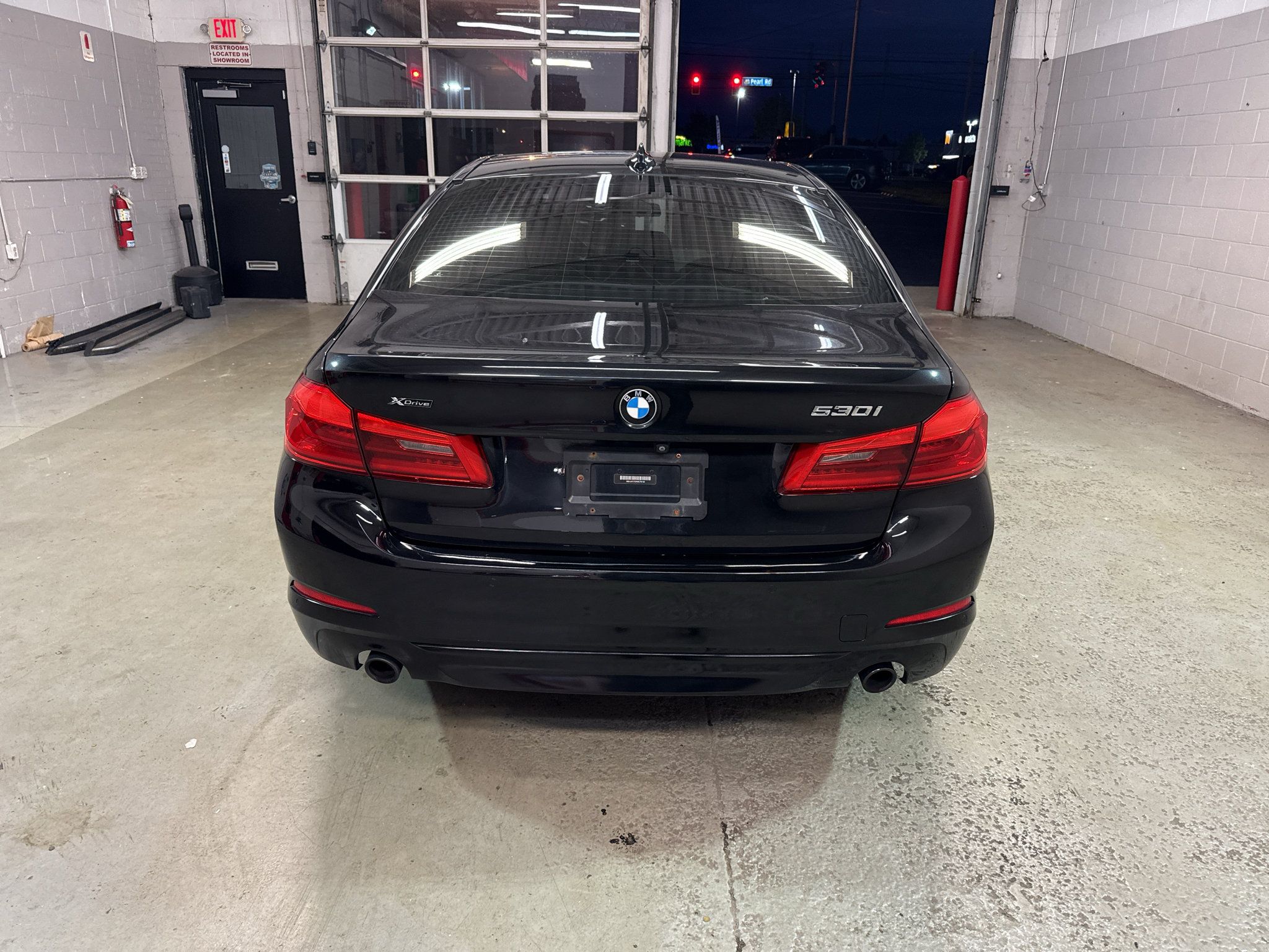 Used 2019 BMW 530i xDrive w/ Convenience Package AWD/4WD image 8